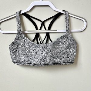 EUC Lululemon Sports Bra 10